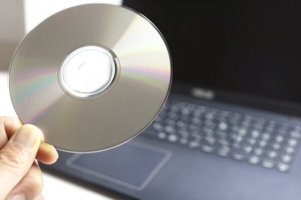 古いノートパソコンをCD、DVDプレイヤーとして使用する