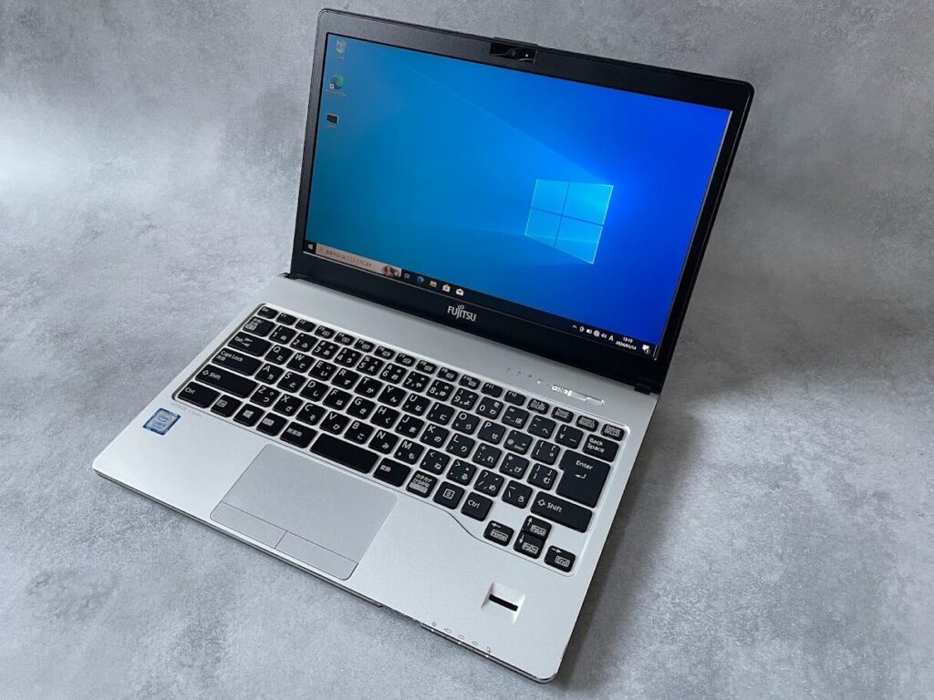 PC WRAPで購入したLIFEBOOK S937の外観