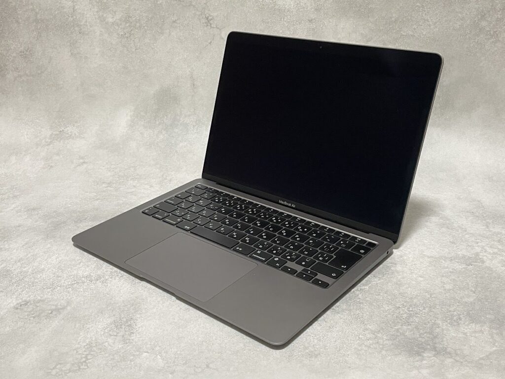 イオシスで購入したMacBook M1