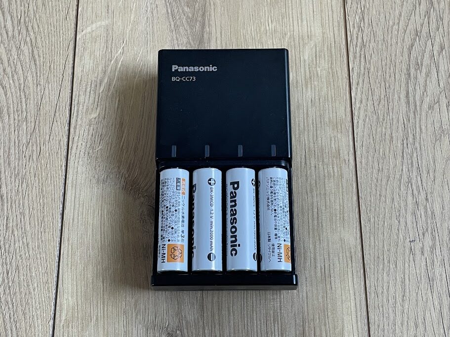 エネループと充電器