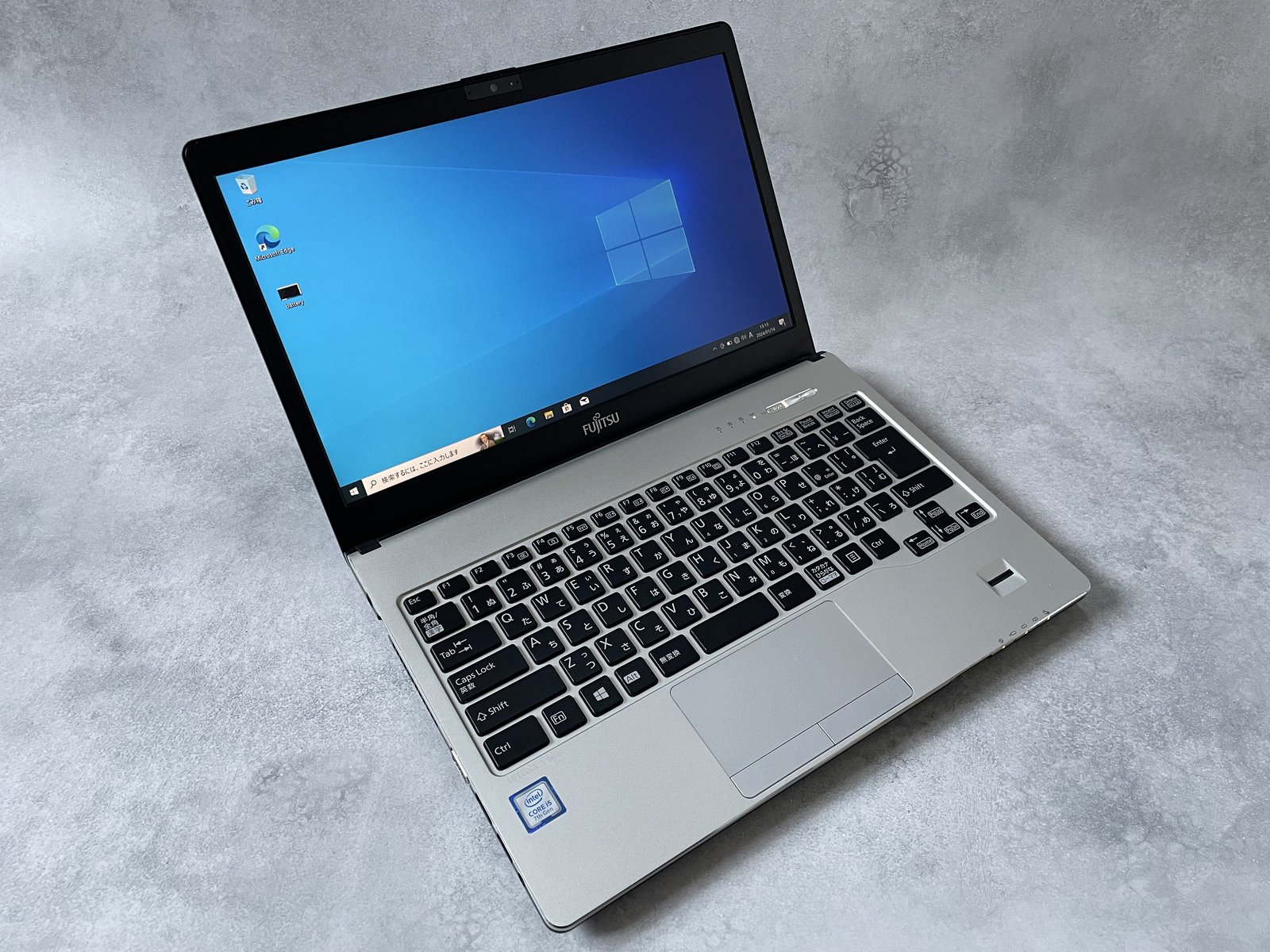 PCWRAPで購入した富士通 LIFEBOOK S937/Sを起動した状態