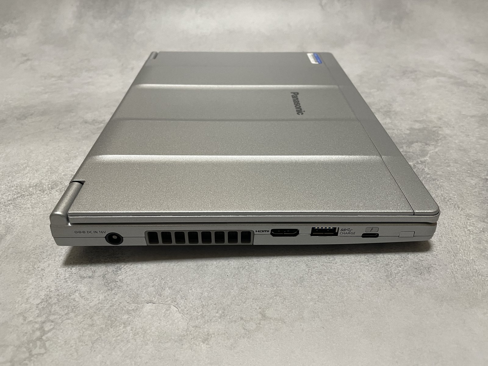 レッツノート CF-SV8のHDMI、USB、USB Type-Cなど大学の授業で使いやすい側面端子