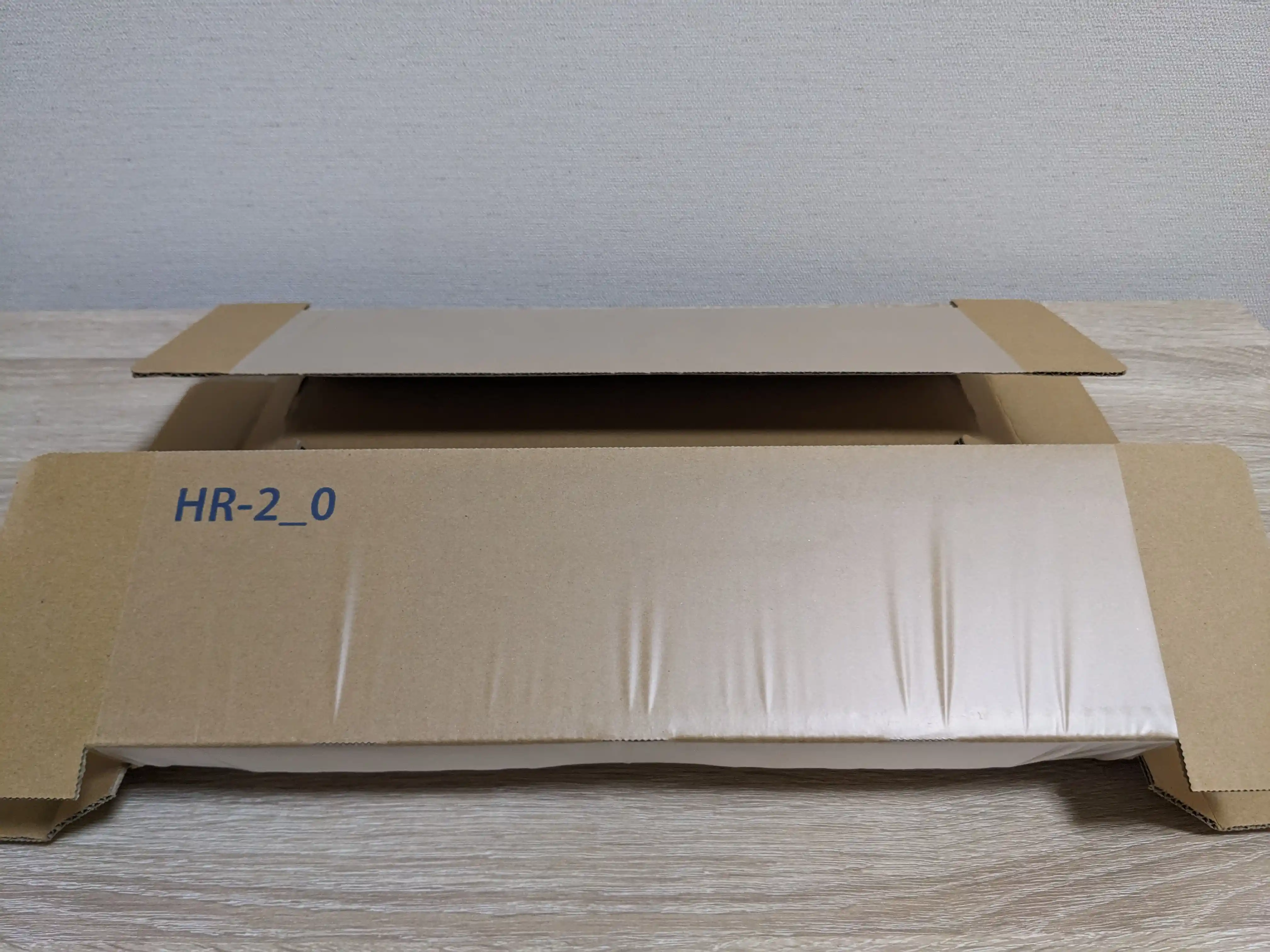 クオリットで購入したレッツノートCF-SV8の段ボールの内箱