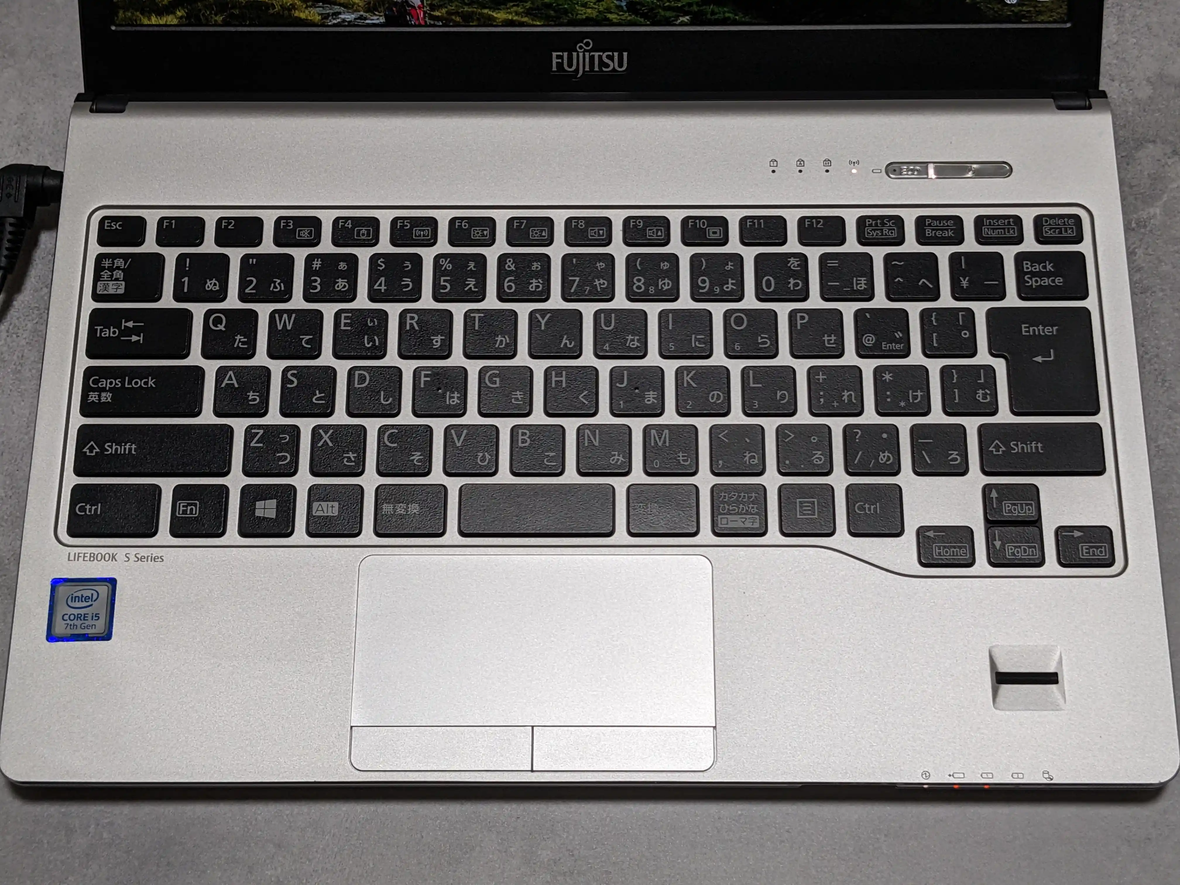 PC WRAPで買った特選品の富士通 LIFEBOOK S937/Sのキーボード。印字ハゲやテカリは見られない